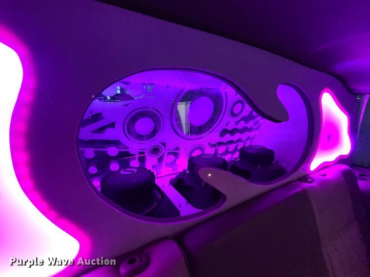 image for item HM9823 2007 Infiniti QX56  limousine