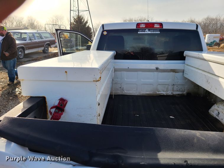 image for item HM9828 2011 Dodge Ram 1500  Quad Cab pickup truck