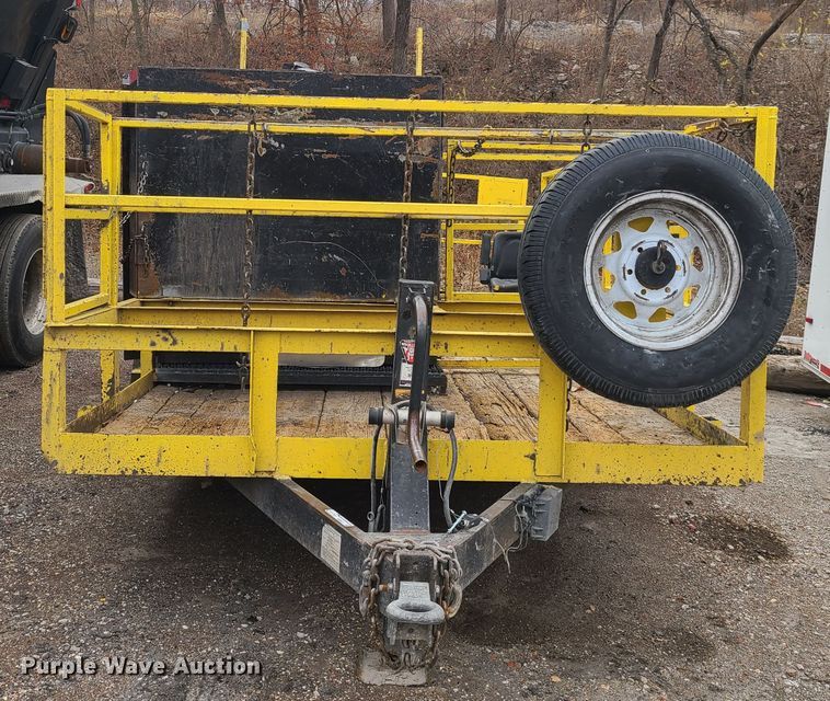 image for item HM9847 1996 Texas Bragg utility trailer