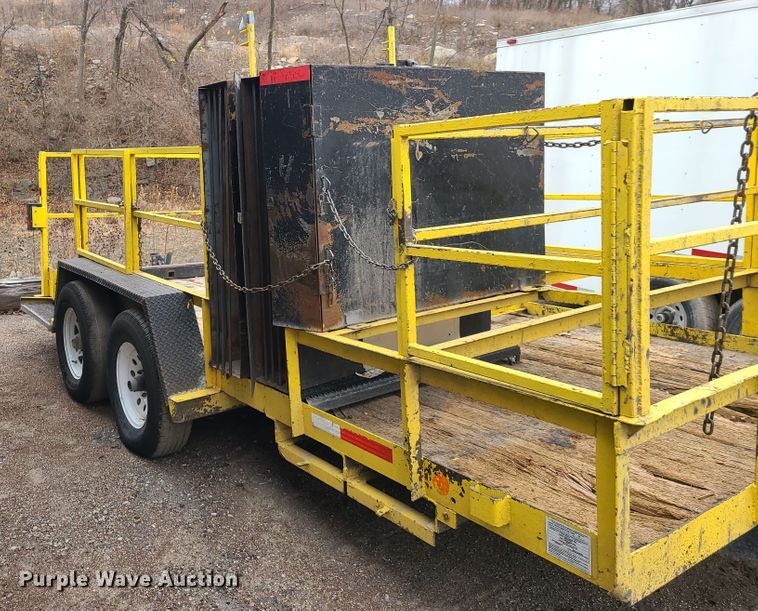 image for item HM9847 1996 Texas Bragg utility trailer