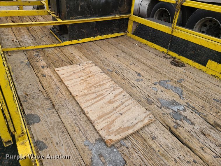 image for item HM9847 1996 Texas Bragg utility trailer