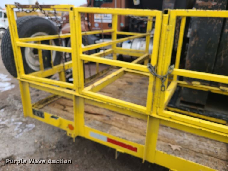 image for item HM9847 1996 Texas Bragg utility trailer