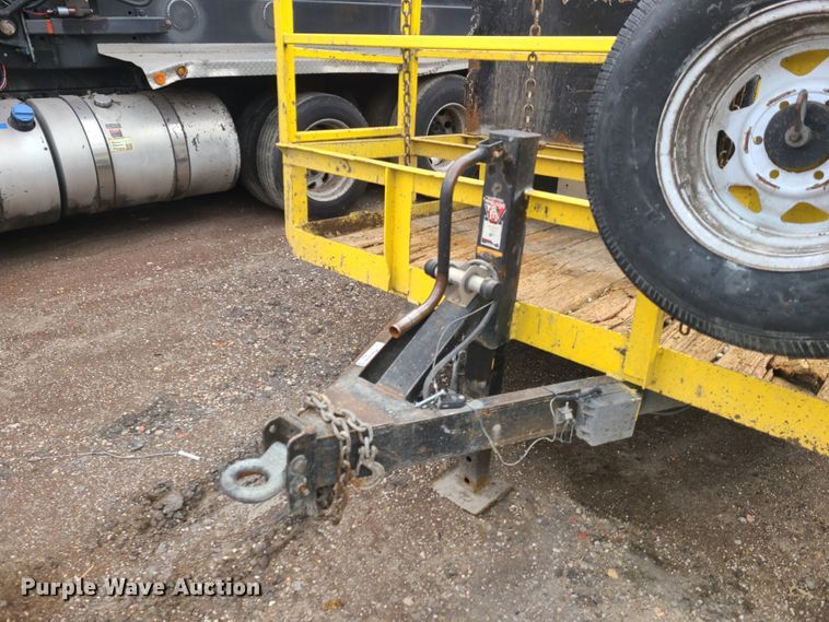 image for item HM9847 1996 Texas Bragg utility trailer