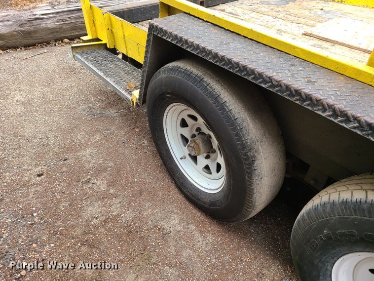 image for item HM9847 1996 Texas Bragg utility trailer