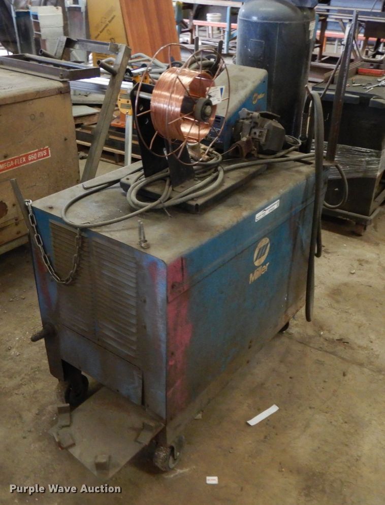 image for item HP9002 Miller Deltaweld 651 welder