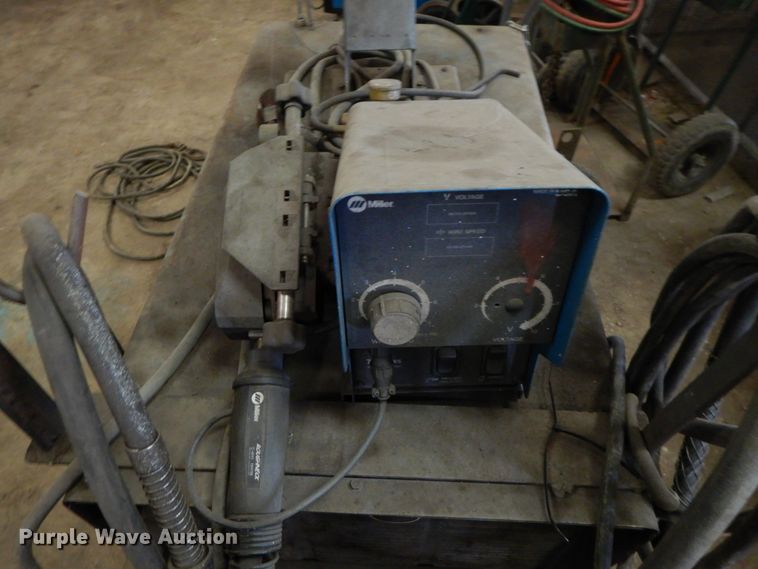 image for item HP9002 Miller Deltaweld 651 welder