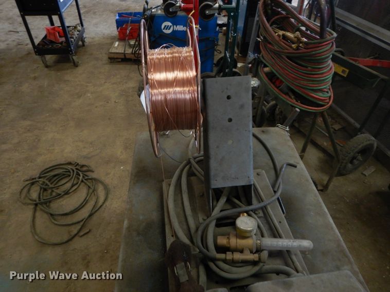 image for item HP9002 Miller Deltaweld 651 welder