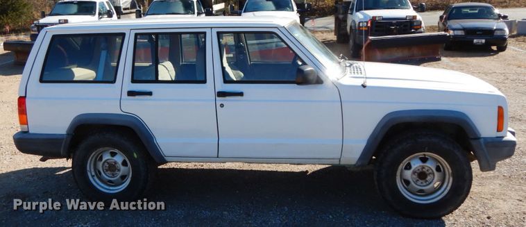 image for item HP9069 2000 Jeep Cherokee  SUV