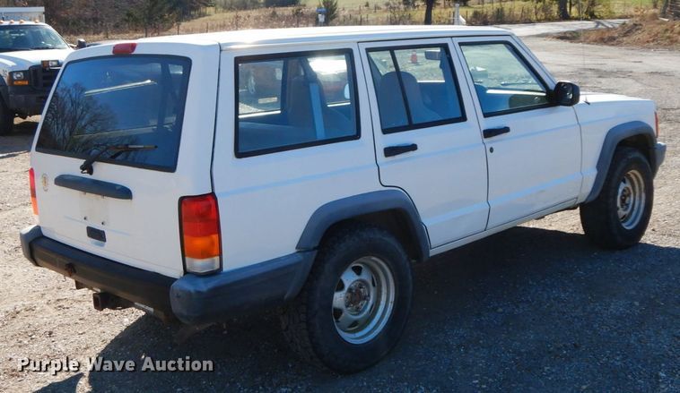 image for item HP9069 2000 Jeep Cherokee  SUV