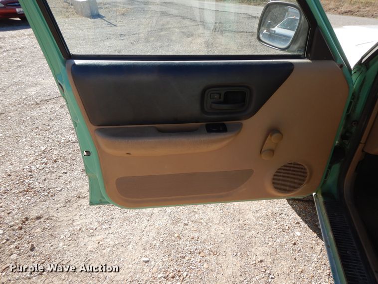 image for item HP9069 2000 Jeep Cherokee  SUV