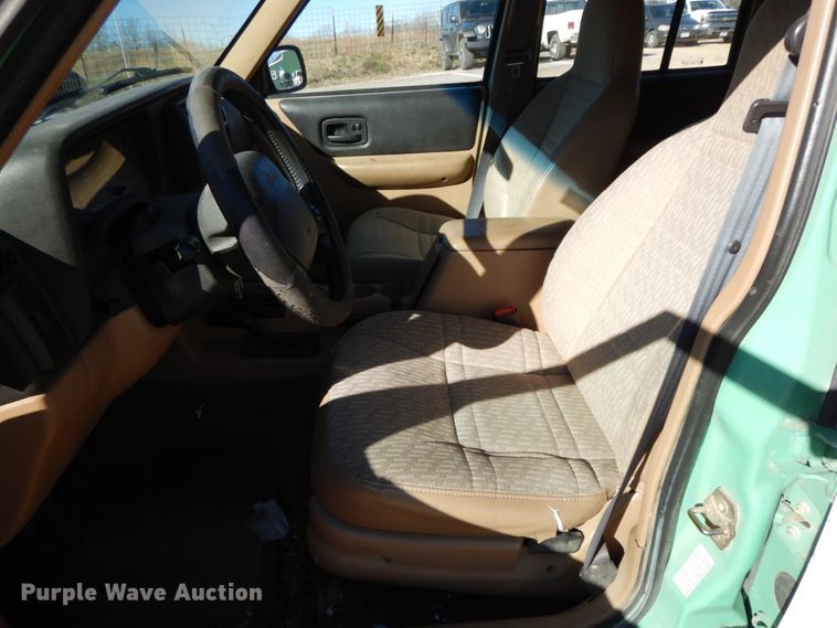 image for item HP9069 2000 Jeep Cherokee  SUV