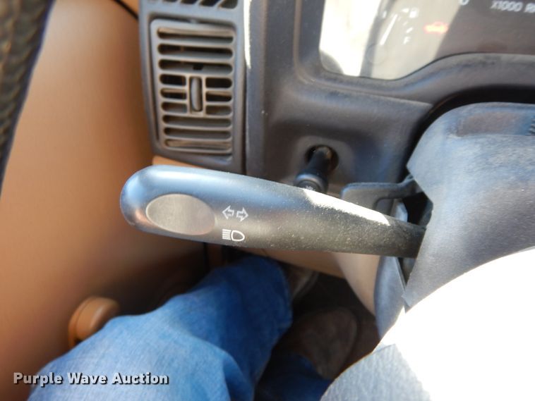 image for item HP9069 2000 Jeep Cherokee  SUV