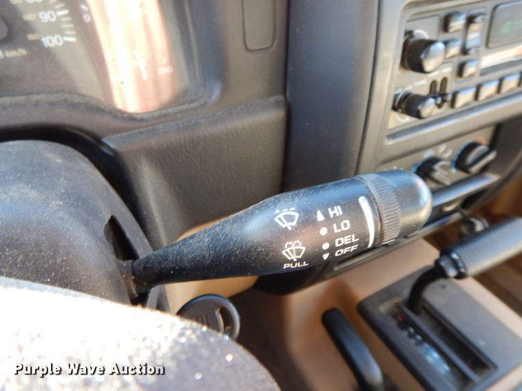 image for item HP9069 2000 Jeep Cherokee  SUV