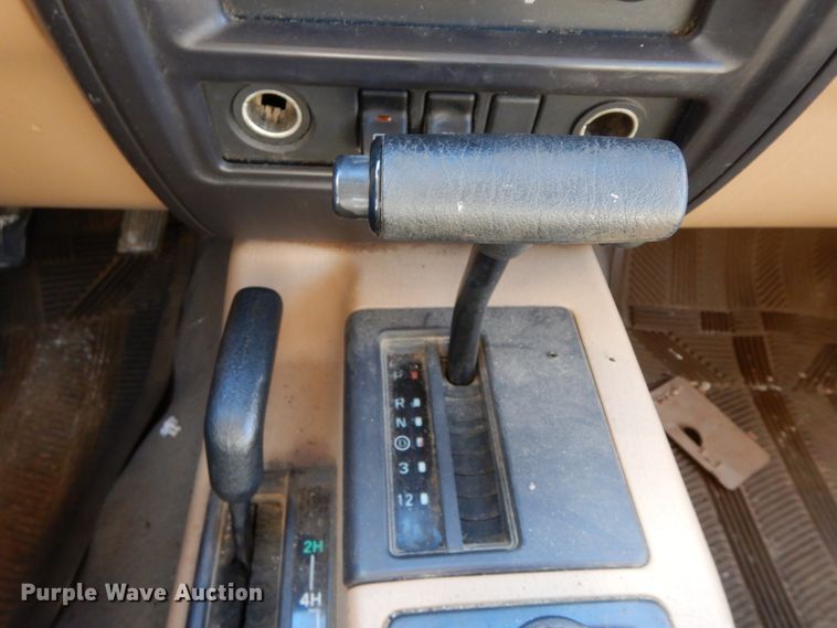 image for item HP9069 2000 Jeep Cherokee  SUV