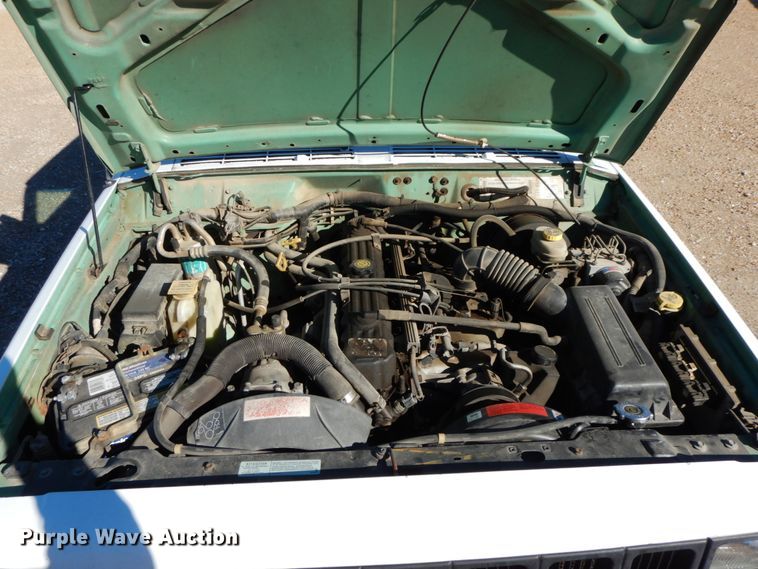 image for item HP9069 2000 Jeep Cherokee  SUV