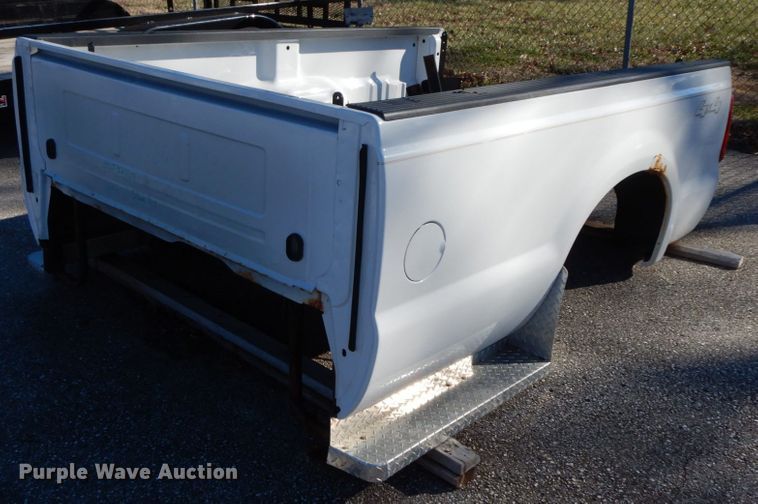 image for item HP9072 2007 Ford F350 pickup truck bed