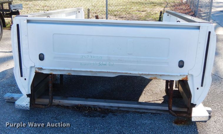 image for item HP9072 2007 Ford F350 pickup truck bed