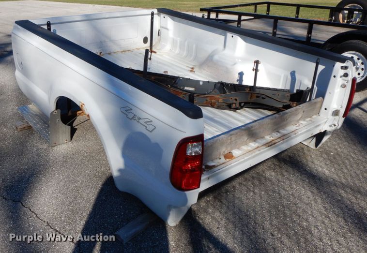 image for item HP9072 2007 Ford F350 pickup truck bed