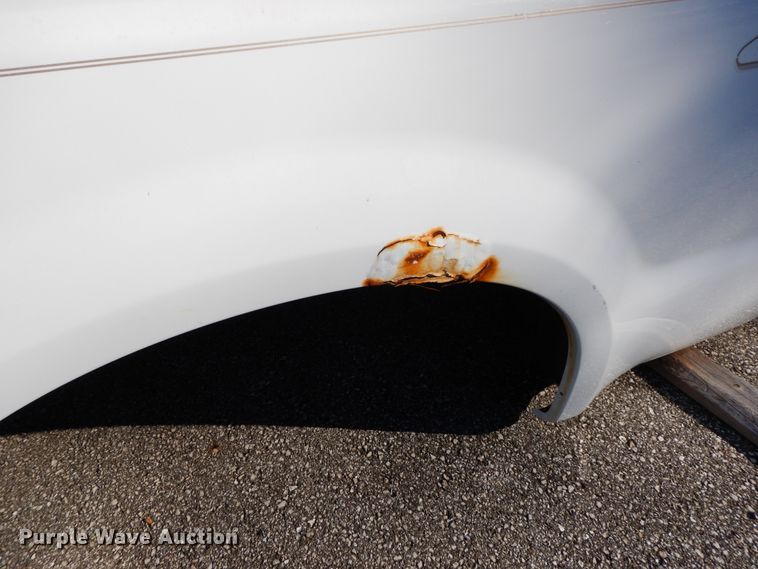 image for item HP9072 2007 Ford F350 pickup truck bed