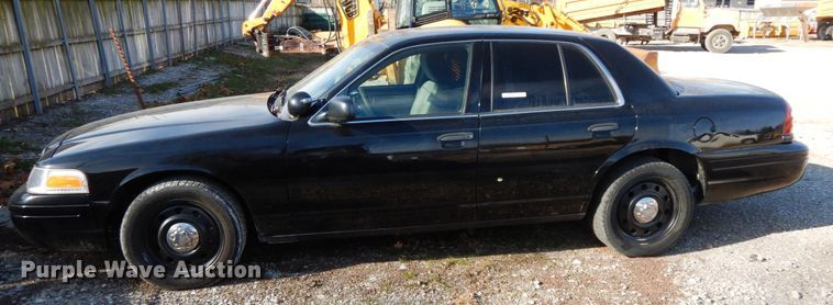image for item HP9076 2011 Ford Crown Victoria Police Interceptor