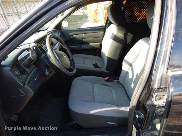 image for item HP9076 2011 Ford Crown Victoria Police Interceptor