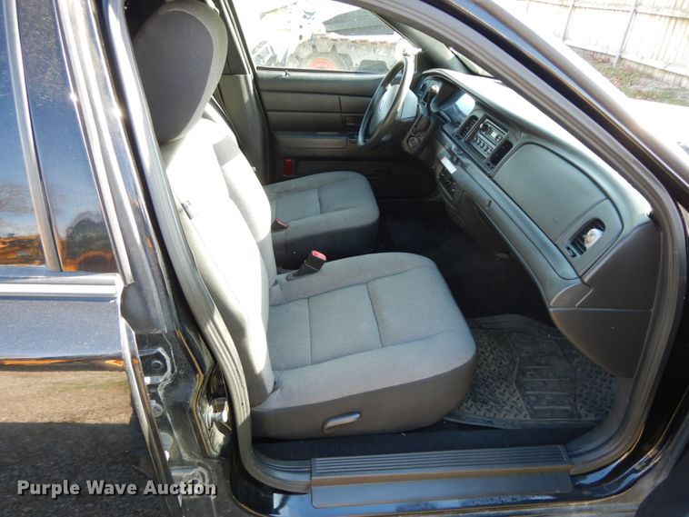 image for item HP9076 2011 Ford Crown Victoria Police Interceptor