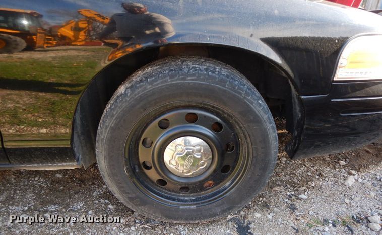 image for item HP9076 2011 Ford Crown Victoria Police Interceptor