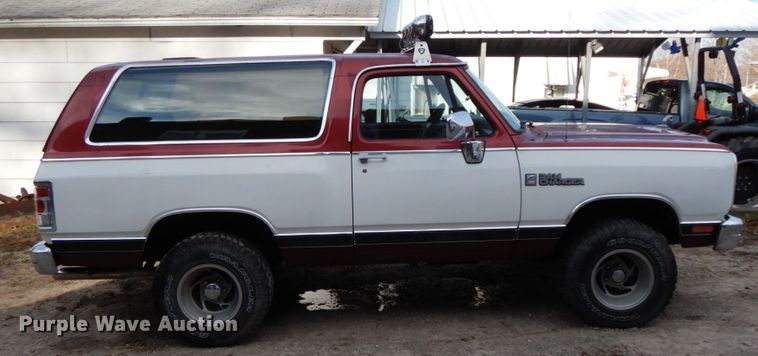 image for item HP9078 1989 Dodge Ram Charger 150 LE  SUV