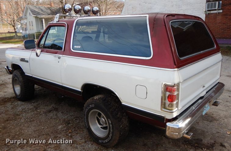 image for item HP9078 1989 Dodge Ram Charger 150 LE  SUV