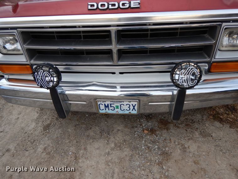 image for item HP9078 1989 Dodge Ram Charger 150 LE  SUV