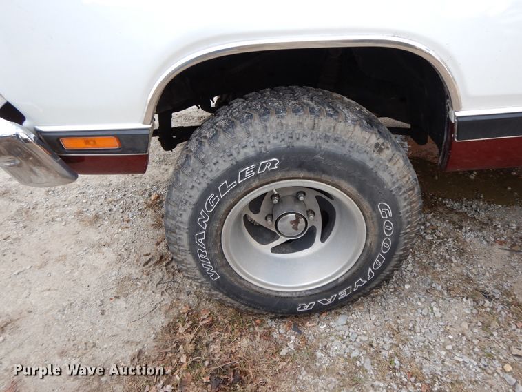 image for item HP9078 1989 Dodge Ram Charger 150 LE  SUV
