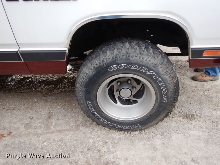 image for item HP9078 1989 Dodge Ram Charger 150 LE  SUV