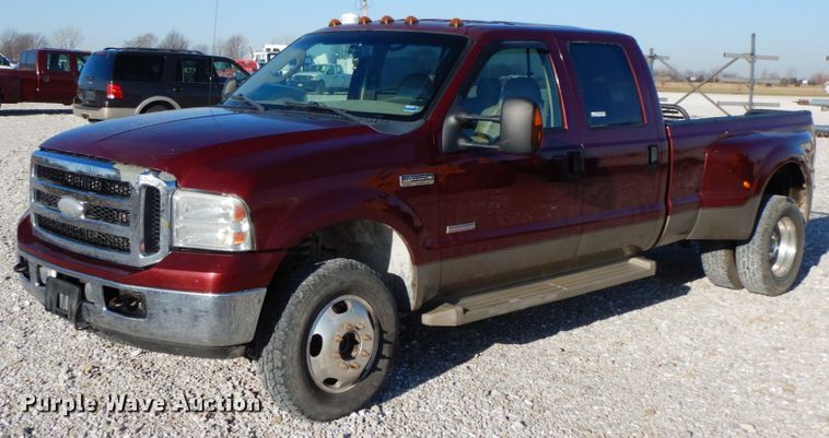 image for item HP9086 2006 Ford F350 Super Duty Lariat  Crew Cab pickup truck