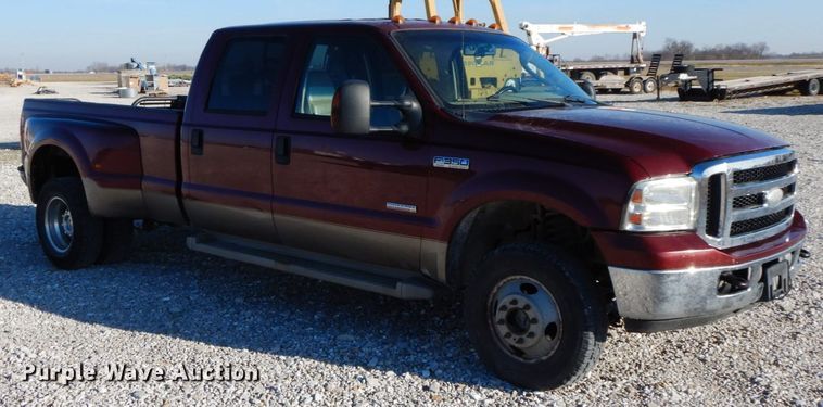 image for item HP9086 2006 Ford F350 Super Duty Lariat  Crew Cab pickup truck