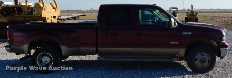 image for item HP9086 2006 Ford F350 Super Duty Lariat  Crew Cab pickup truck