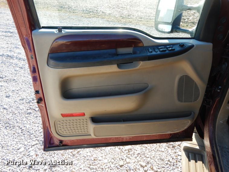 image for item HP9086 2006 Ford F350 Super Duty Lariat  Crew Cab pickup truck