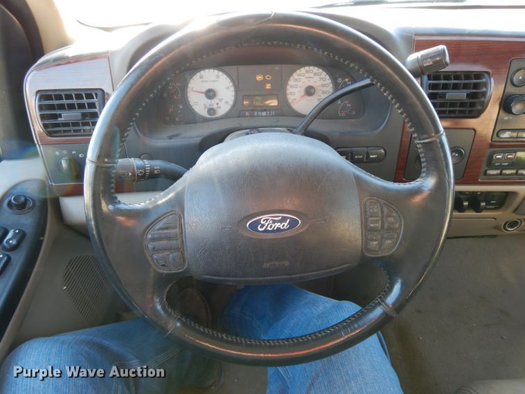 image for item HP9086 2006 Ford F350 Super Duty Lariat  Crew Cab pickup truck