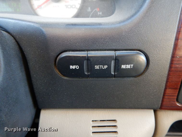 image for item HP9086 2006 Ford F350 Super Duty Lariat  Crew Cab pickup truck