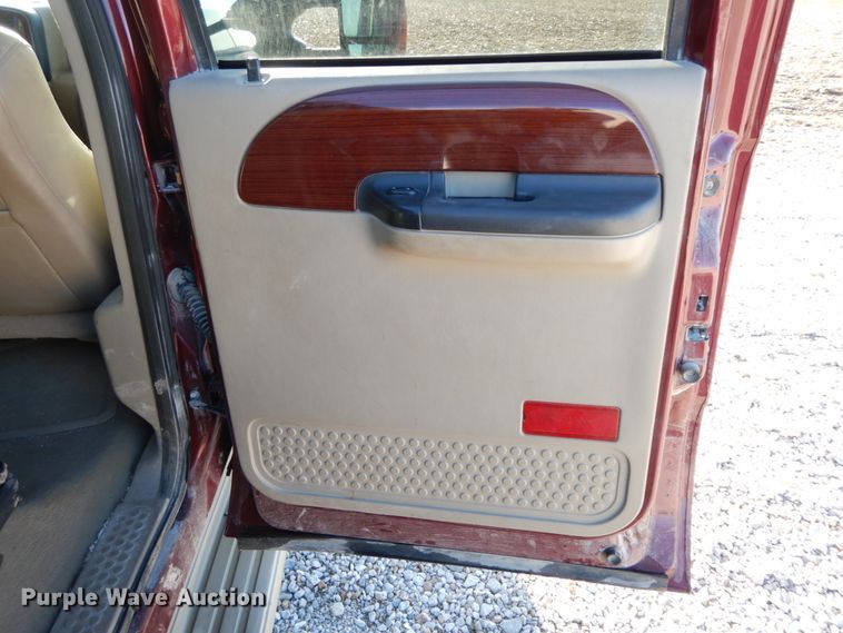 image for item HP9086 2006 Ford F350 Super Duty Lariat  Crew Cab pickup truck