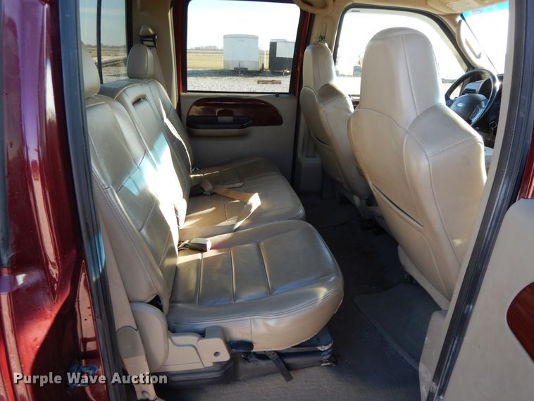 image for item HP9086 2006 Ford F350 Super Duty Lariat  Crew Cab pickup truck