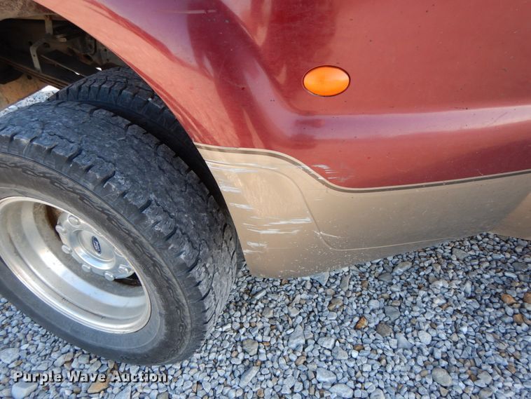 image for item HP9086 2006 Ford F350 Super Duty Lariat  Crew Cab pickup truck