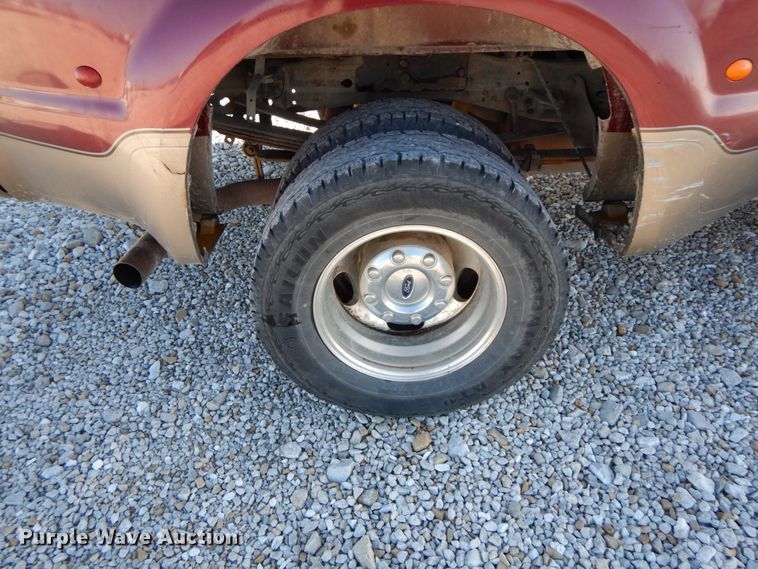 image for item HP9086 2006 Ford F350 Super Duty Lariat  Crew Cab pickup truck