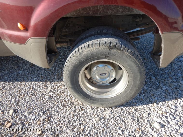 image for item HP9086 2006 Ford F350 Super Duty Lariat  Crew Cab pickup truck