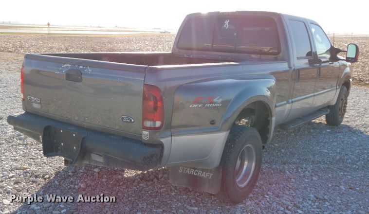 image for item HP9087 2003 Ford F350 Super Duty XLT  Crew Cab pickup truck