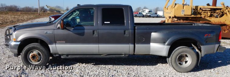 image for item HP9087 2003 Ford F350 Super Duty XLT  Crew Cab pickup truck