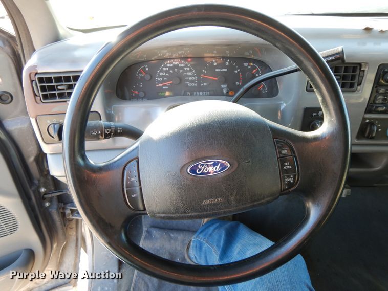 image for item HP9087 2003 Ford F350 Super Duty XLT  Crew Cab pickup truck