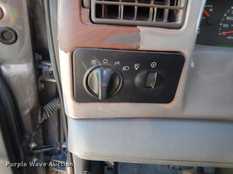 image for item HP9087 2003 Ford F350 Super Duty XLT  Crew Cab pickup truck