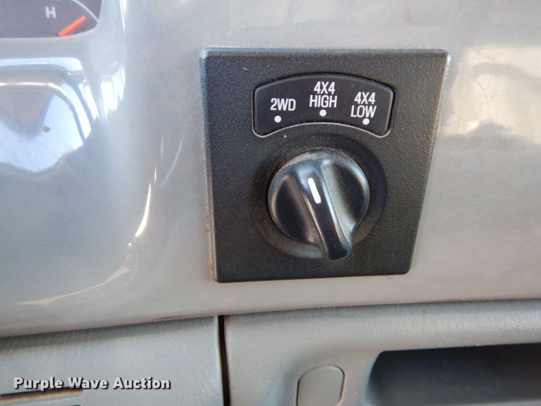 image for item HP9087 2003 Ford F350 Super Duty XLT  Crew Cab pickup truck