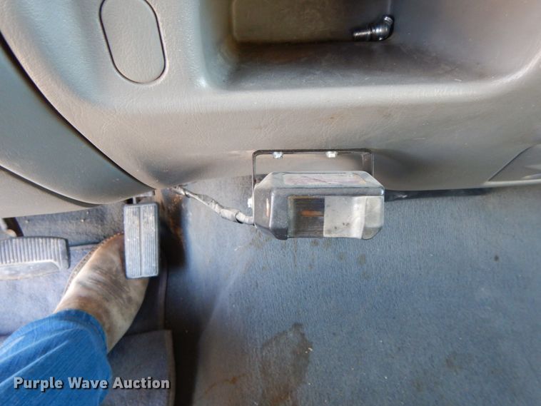 image for item HP9087 2003 Ford F350 Super Duty XLT  Crew Cab pickup truck