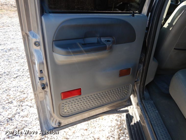 image for item HP9087 2003 Ford F350 Super Duty XLT  Crew Cab pickup truck